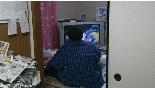 日本神宅男“忍者”啃老28年，从不用手机也不认识电脑！
