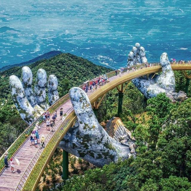 越南这个“佛手桥”突然“走红”，造型独特，花费20亿美元打造