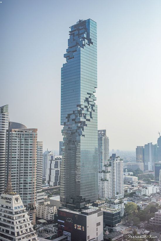 泰国最高楼咋看都像坏掉了，但天一黑就震惊了！